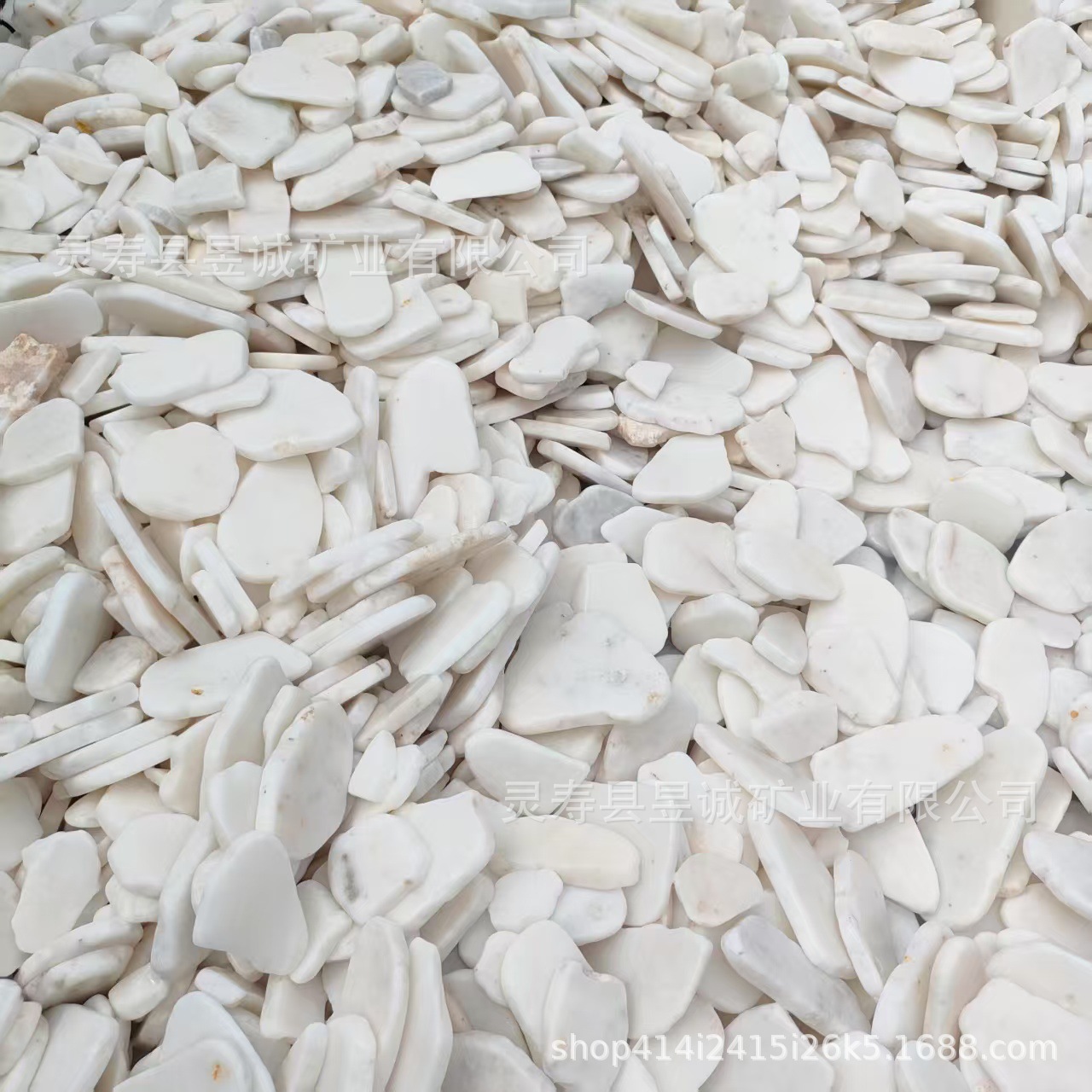 White Graffiti Rock Painting Stone DIY Creative White Stone Piece Flat Asymmetrical 5-8cm Hand-Painted White Stone