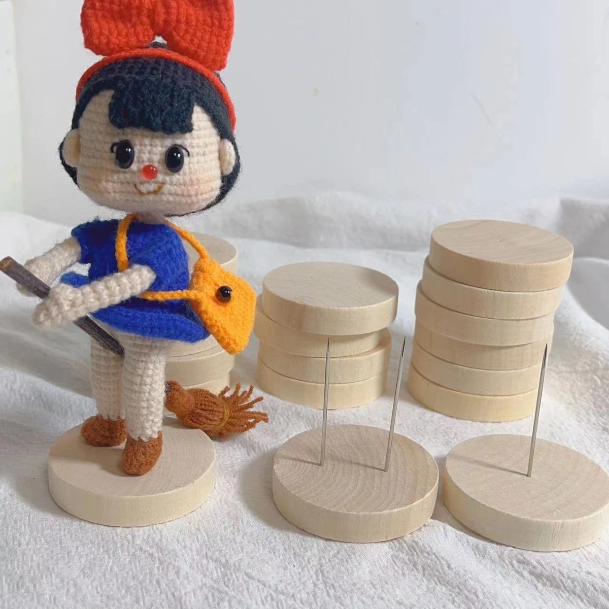 Customized Wooden Round Base Wood Chips and Wood Blocks Can Be Customized in Size, Color, Logo Pattern, Text, Wood Custom Gifts