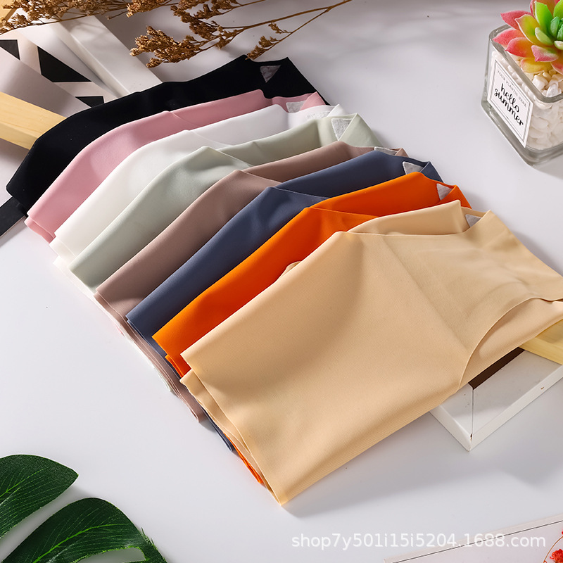 Ice silk seamless underwear ladies cross-border trade solid color breathable large size low waist one piece triangle pants wholesale