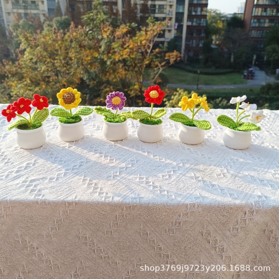 Finished sunflower Lily Tulip handmade wool woven small potted bonsai office decoration car accessories