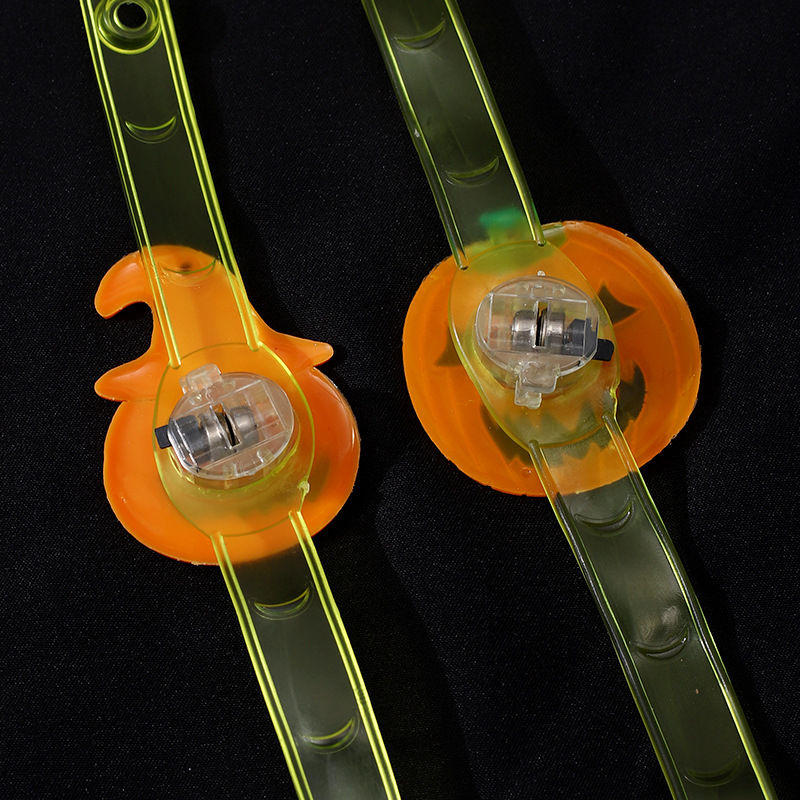 Halloween children's luminous bracelet portable pumpkin lamp horror gift small gift flash headwear female toy props
