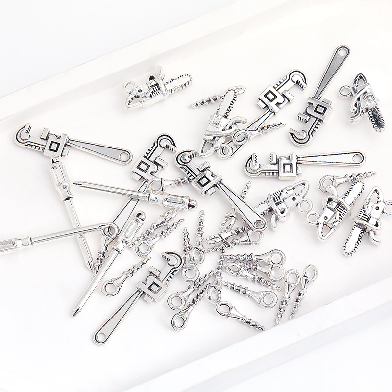 Factory direct retro life tools pendant wrench screwdriver alloy jewelry pendant diy necklace