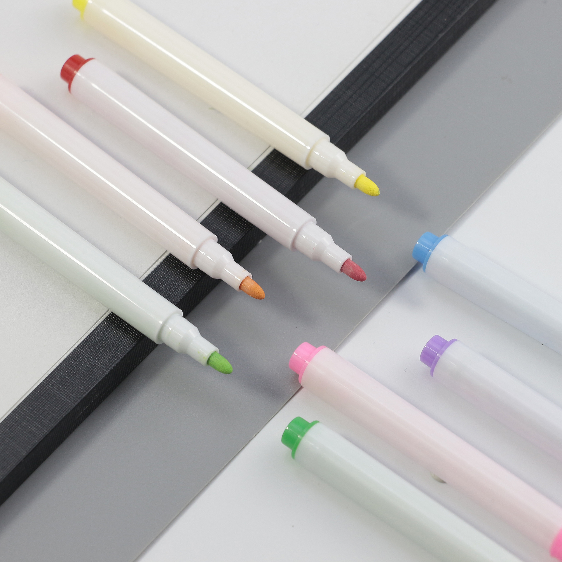 Whiteboard Marker with Magnet, Professional Whiteboard Marker with Magnetic Brush, Erasable Pen, Dry Erase Oil-Based Pen, Colorful with Brush