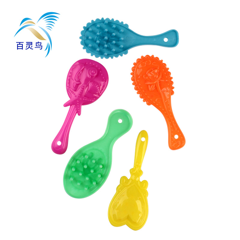 Manufacturer Wholesale Mini Princess Comb Model Little Girl's Play House Supplies Plastic Hair Comb Floor Push Stall Supply