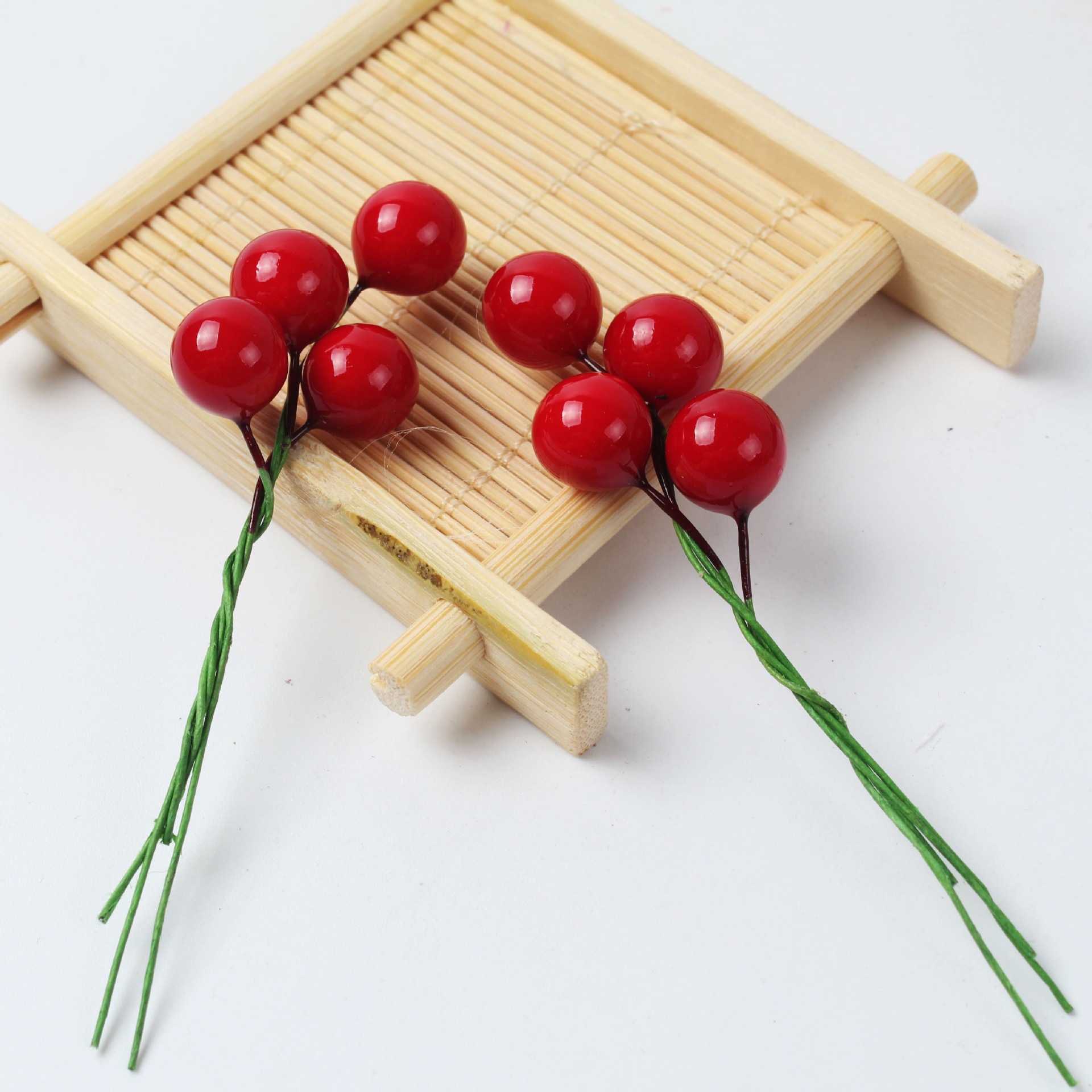 Simulated Red Fruit Berry Holly Fruit Fortune Fruit Christmas Red Ball Accessories Home Decoration Red Berry Cherry Fruit