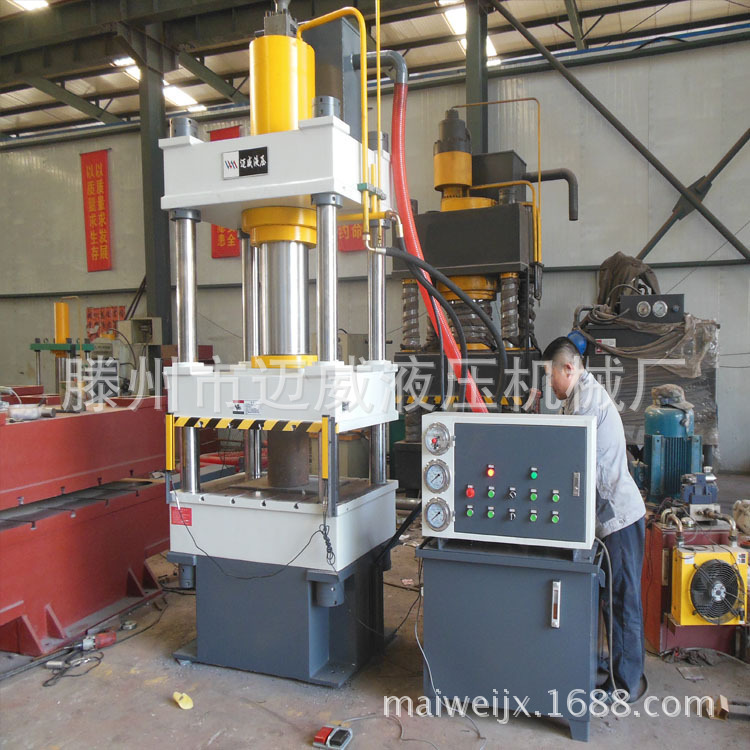Four-column hydraulic press 100t200t315t400t630 ton small bearing stretch forming hydraulic press machine