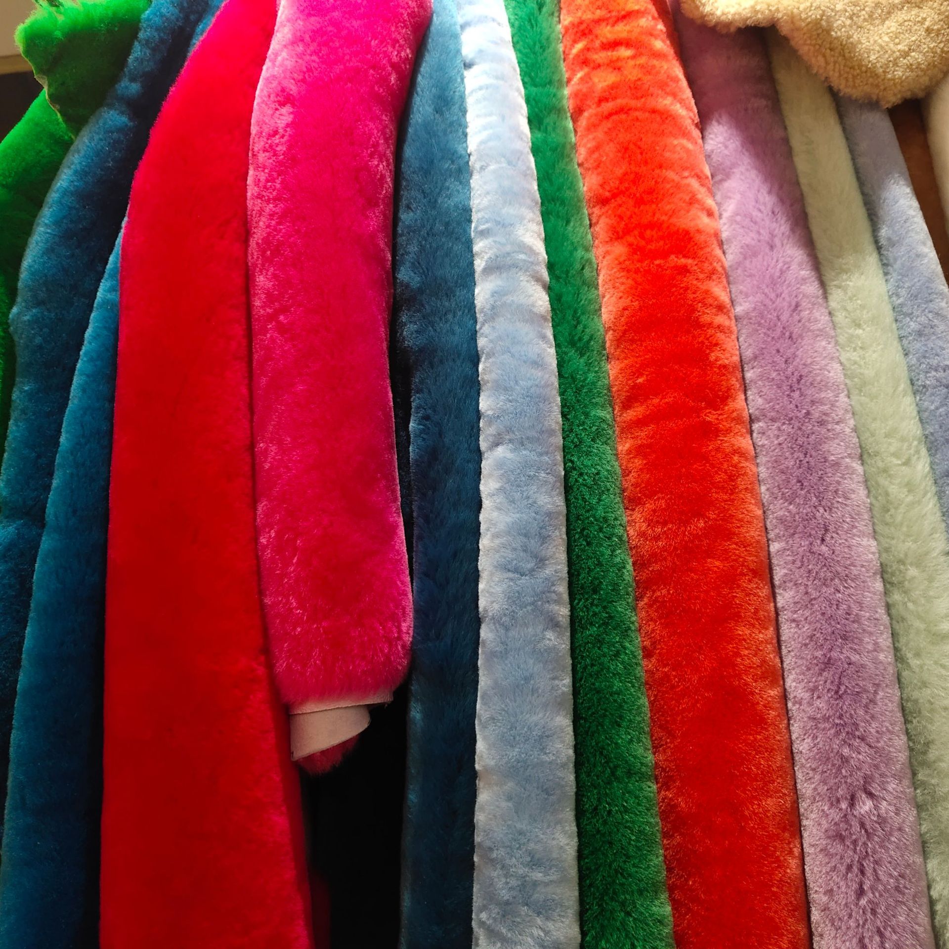 Sheep Fur Whole Australian Real Sheep Shearling Fur Clothing Liner Accessories Shoes and Hats Leather