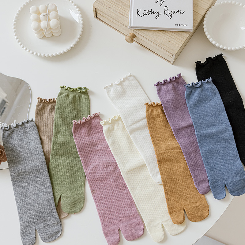 Lace Two-Toe Socks, Two-Finger Socks, Toe Socks, Split-Toe Cotton Socks, Mid-Tube Japanese Style Two-Finger Spring and Autumn Long Flip-Flops for All Seasons