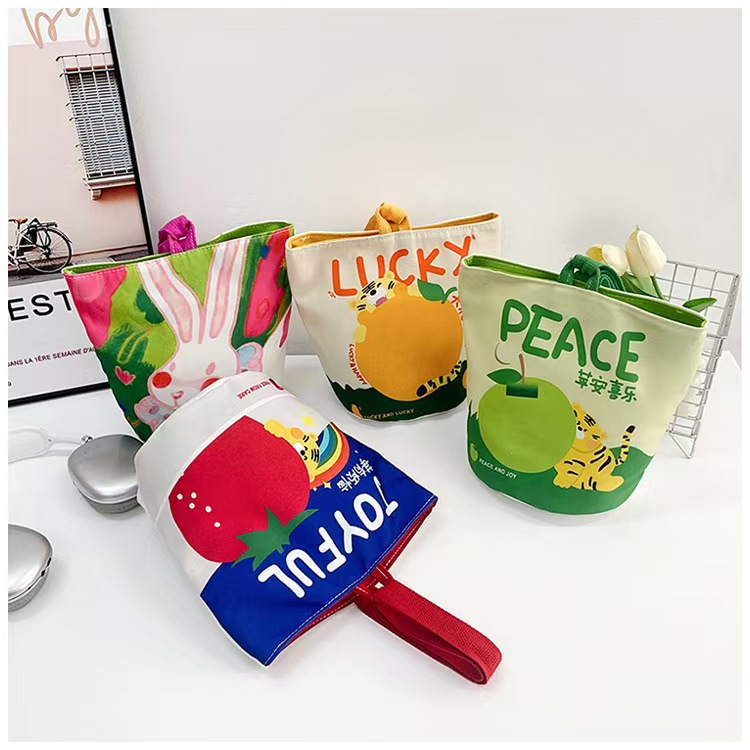 Casual Commuter Handbag Simple Fashion Large Capacity Bucket Bag 2023 Summer New Cute Cartoon Handbag