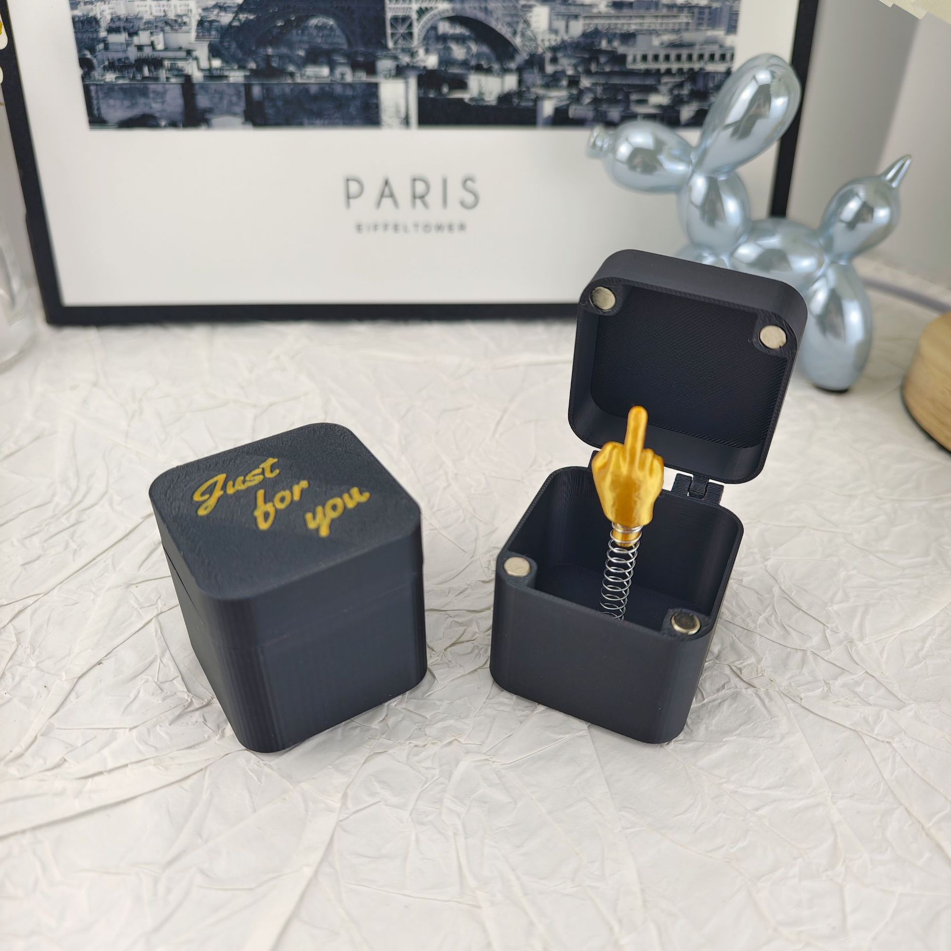 [Большое количество в наличии] Кросс-бордовая шутка в коробке, мини подарок с поднятым средним пальцем