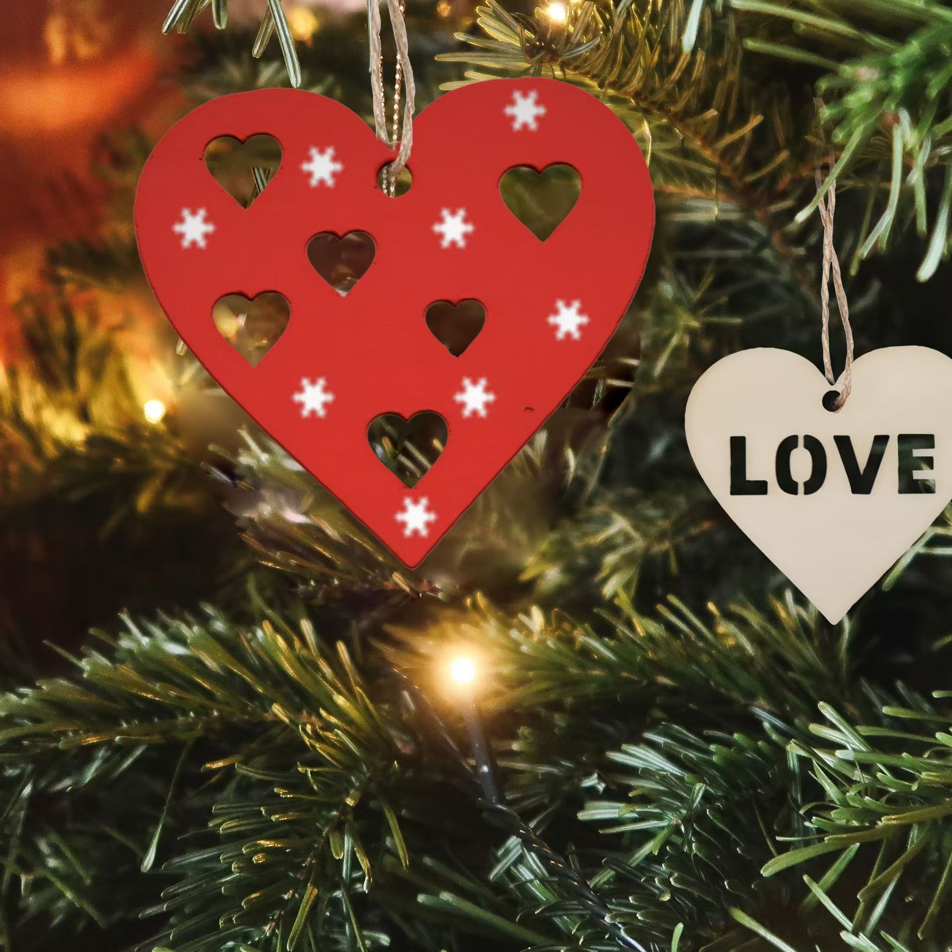 Wooden Hollow Love Decoration DIY Graffiti Heart-shaped Wood Valentine's Day Christmas Creative Home Decoration Pendant