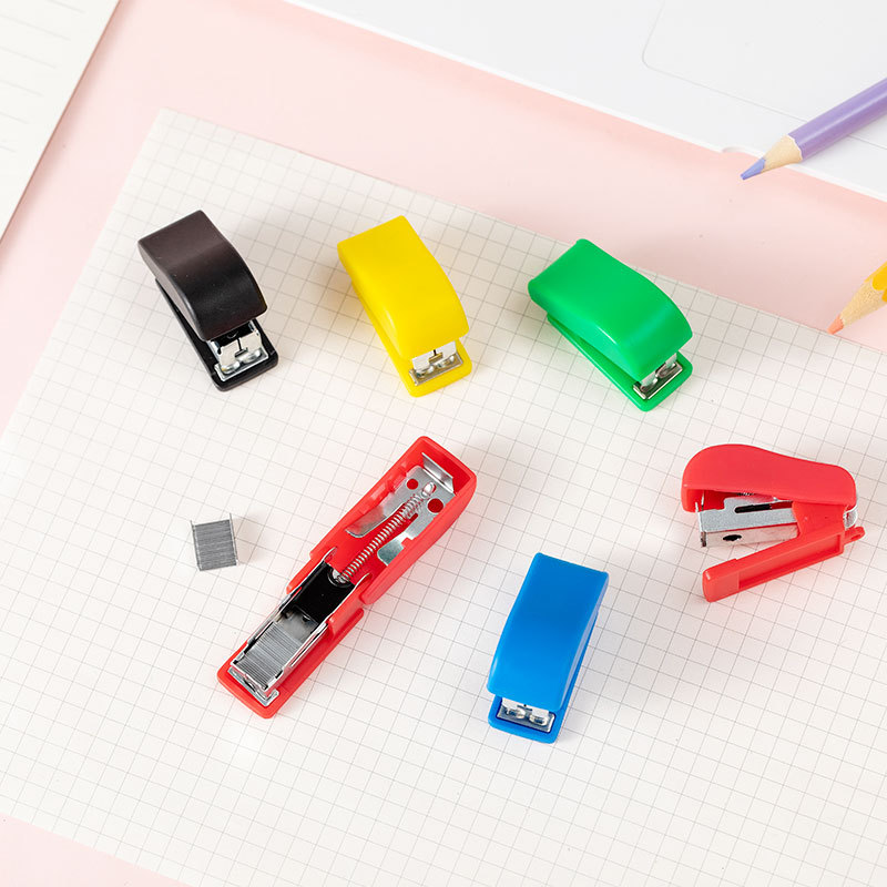 Portable Simple New Mini Small Stapler Student Cartoon 10 Needle Labor-saving Set Stapler 2004