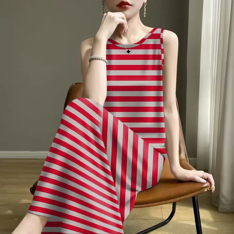 2025 New Summer Style Slim Fit Age-Reducing Belly-Covering Mother's Vest Suspender Mid-Length Dress for Women