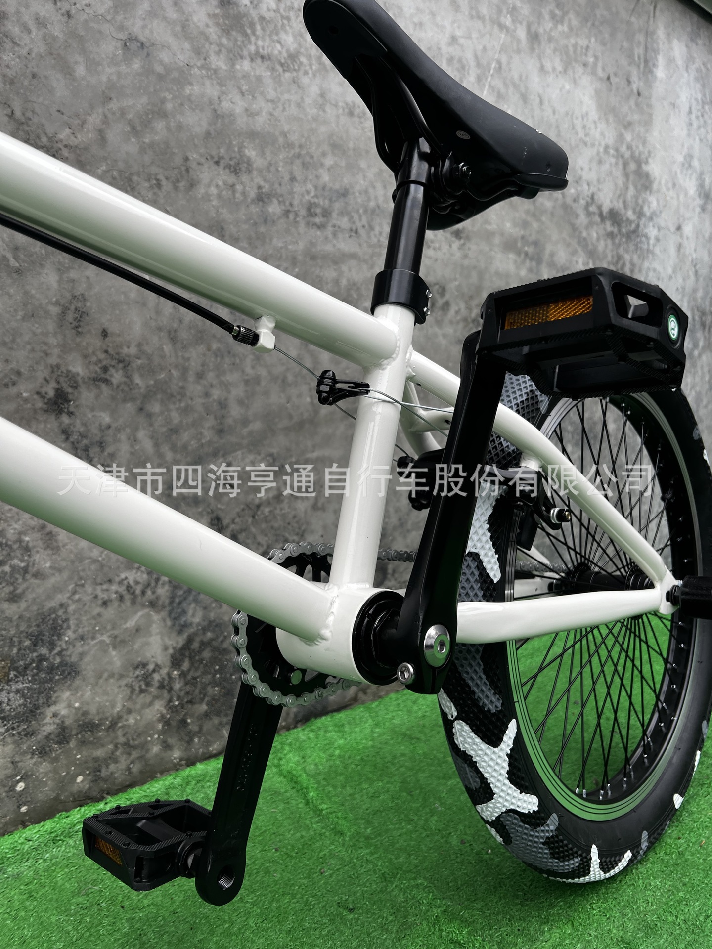 Manufacturers Wholesale Bicycles Student Cycling Outdoor Mountain Bike Off-Road Bicycle Bmx Performance Vehicle Spot