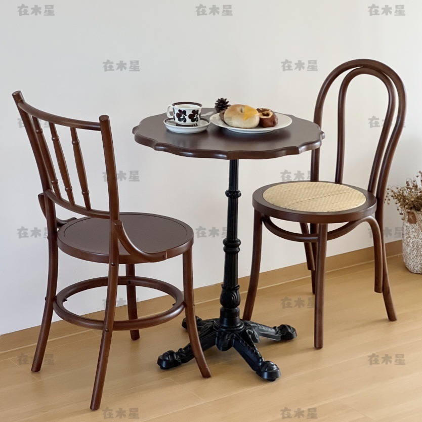 Американский ретро стол и стулья из массива дерева, малый круглый стол для кафе, молочный чай, десертный магазин, западный ресторан, ротанговый стул