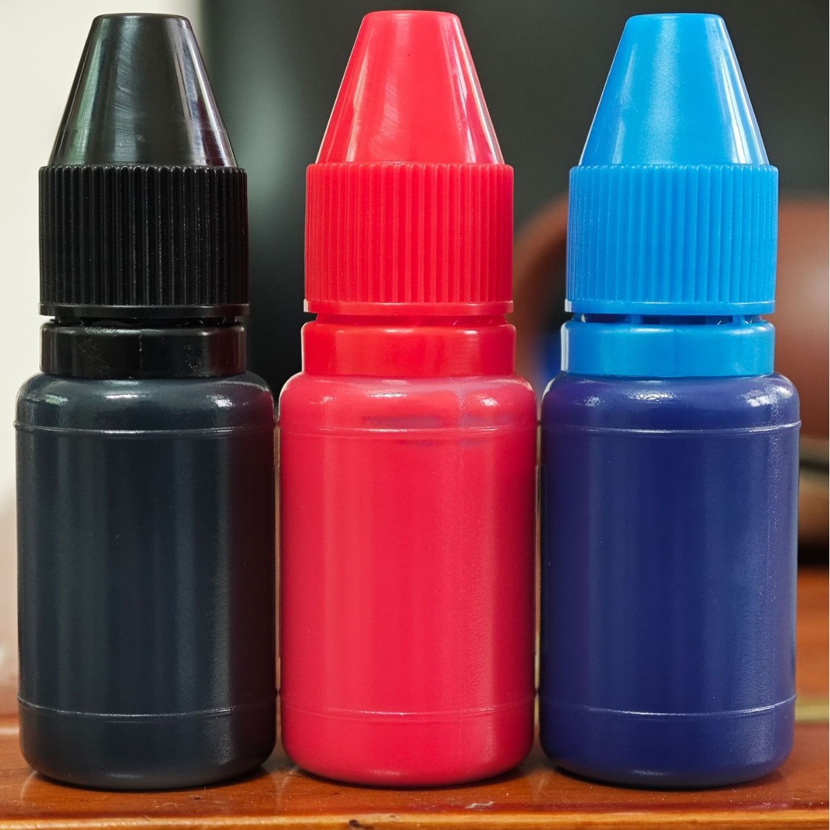 8 ml Zhu Xi photosensitive printing oil Zhu fat red small bottle photosensitive quick-drying seal printing oil Financial seal material