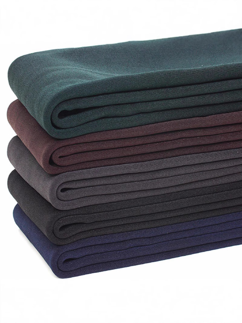 Wearing 200g g pearl velvet leggings for autumn and winter women's fleece-lined thickened warm European and American foot-stepping integrated foot-stepping socks and pants