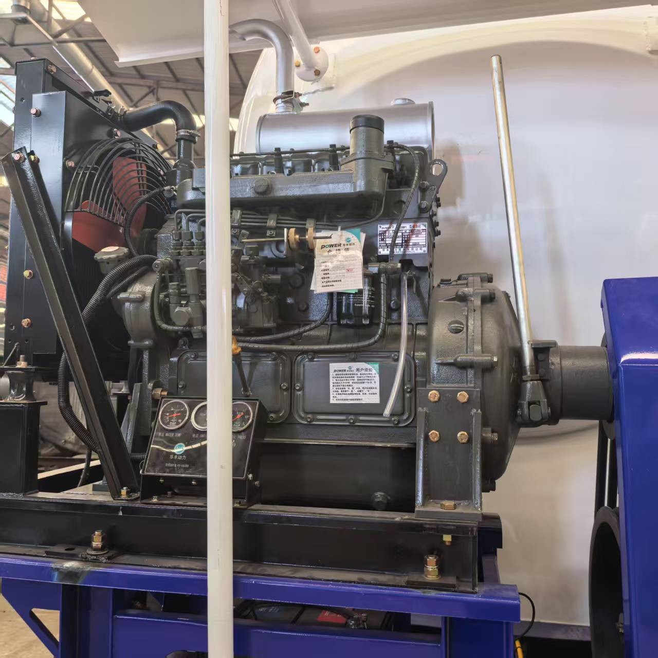 Supply of Powder and Granular Material Transport Tankers, Bulk Cement Transport Tankers, Three-Axle Powder Tankers, Four-Axle Powder Tankers to the Outside World