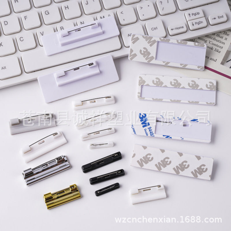Manufacturer Wholesale Two-Color Plates of Various Sizes Plastic Adhesive Badges, Work Number Plates, Safety Badge Pins in Stock