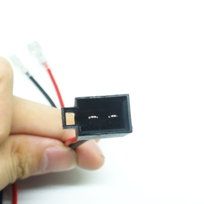 Suitable for Volkswagen Audi Renault Nissan horn wire audio wire Speaker adapter cable car supplies