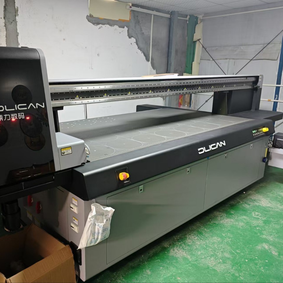 Cross-border new clock explosives UV printing processing, processing, UV processing