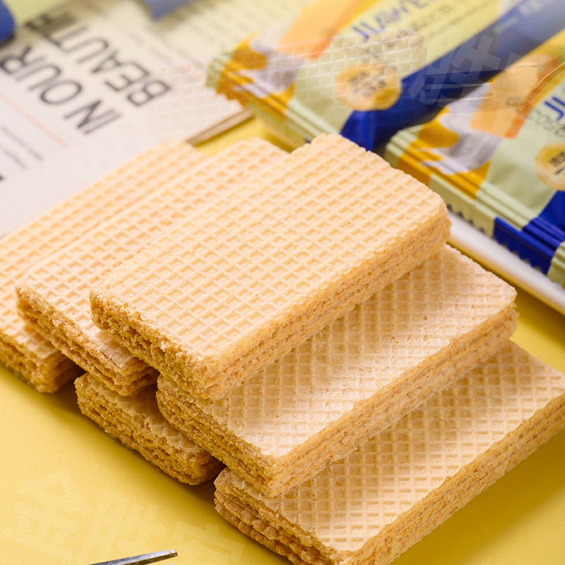 [Full Box of 50 Packs] Strawberry Ice Cream Soy Milk Sandwich Wafer Biscuits Ready-To-Eat Snacks with Free Shipping!