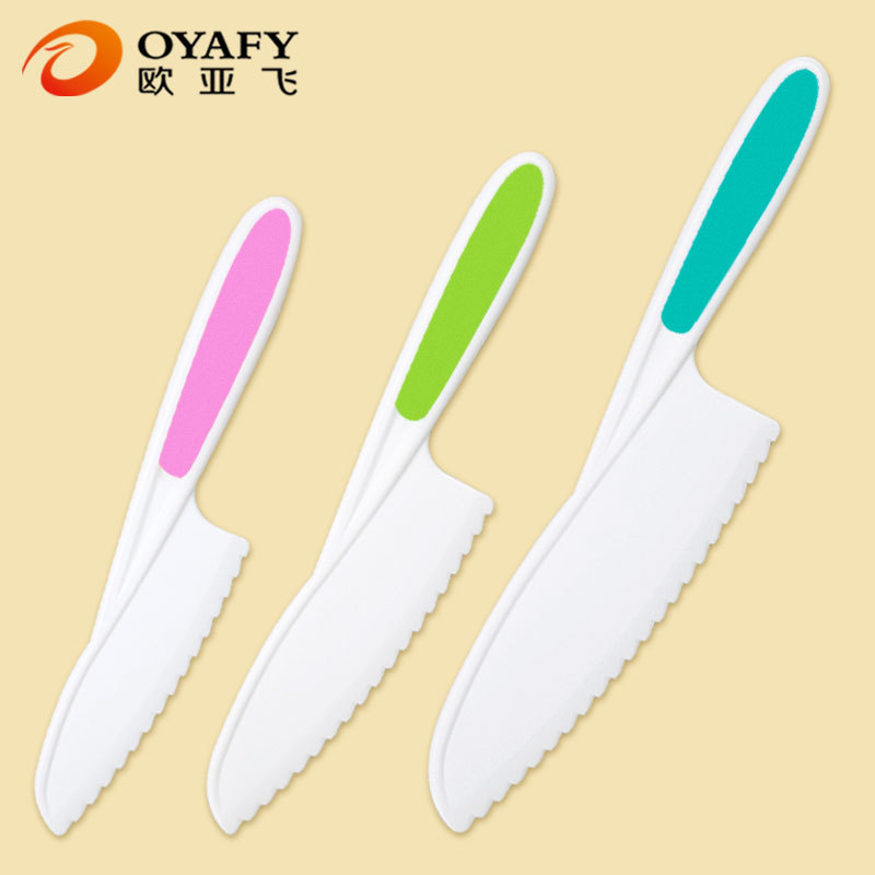 Three-piece Children's cake knife plastic fruit knife small chopping board kindergarten vegetable cutting knife cutting board bread dessert knife