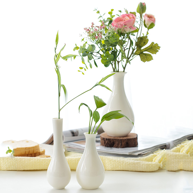 Chinese Classical Ceramic Flower Insert Sheep Fat Jade White Porcelain Flower Vase for Living Room Desktop Entrance Office Bedroom Decorative Small Vase