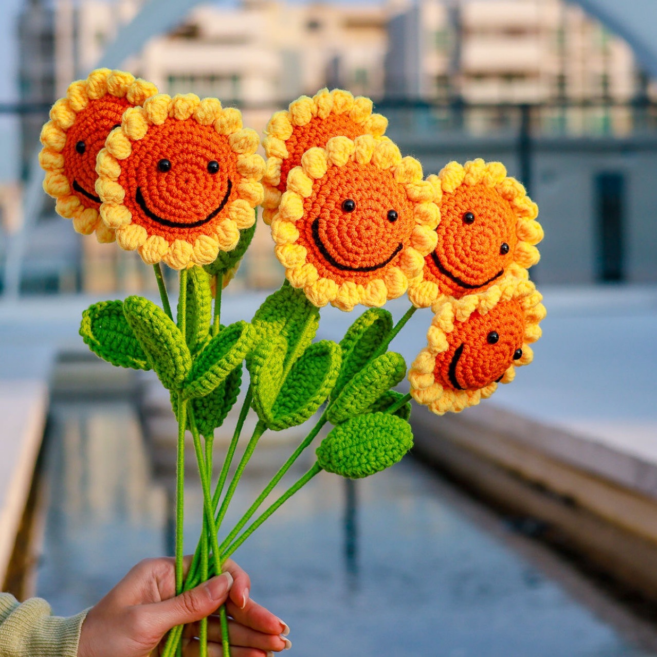 Smiley Sunflower Finished Hand-Woven Flower Finished Eternal Flower Teachers' Day Children's Day Gift Night Market Stall