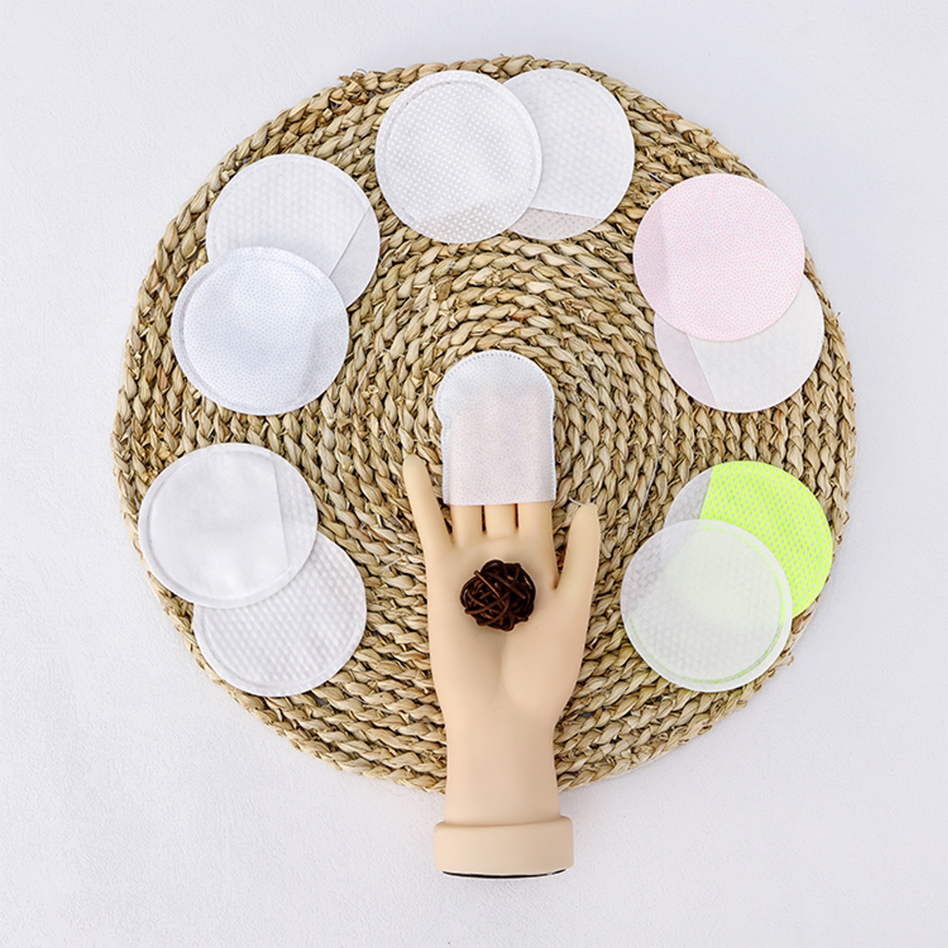 Hand-Inserted Round Finger Cots, Wet Compress Skin Care, Exfoliating Thickeneded Cotton Pads, Cleansing and Makeup Remover Round Dry Cotton Pads