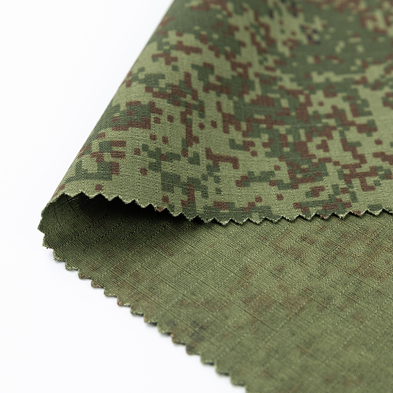 Factory Direct Supply Polyester-Cotton Blended Russian Gypsophila Little Green Man Camouflage Plaid Fabric Wholesale in Stock