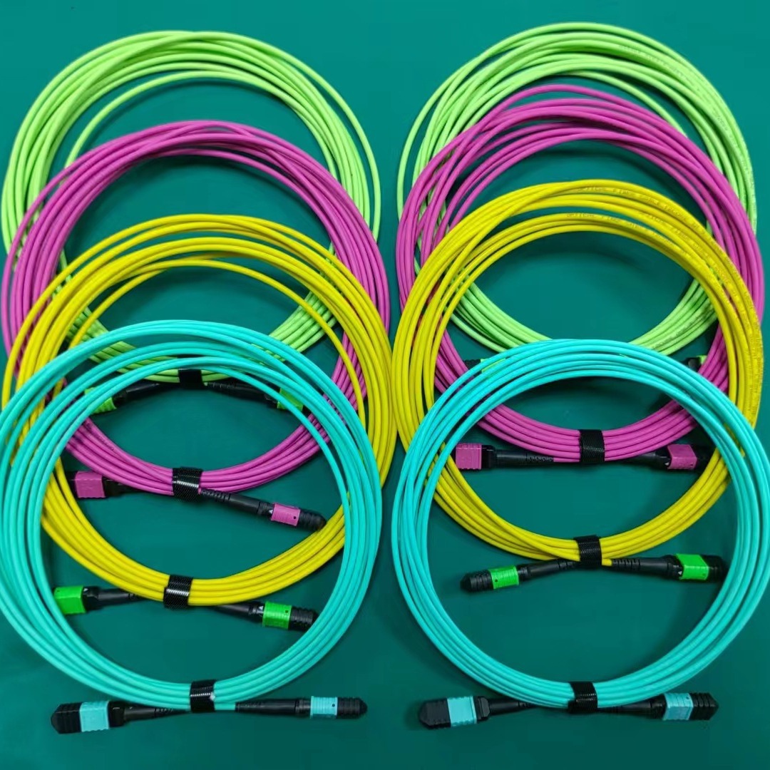 MPO/MTP оптоволоконный jumper 8-канальный 12-канальный 16-канальный 24-канальный OM3/OM4 40G100G200G400G