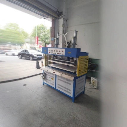 Clothing Piece Cutting Embossing Machine Fabric 3D Embossing Equipment Embossing Mold Process Technical Support