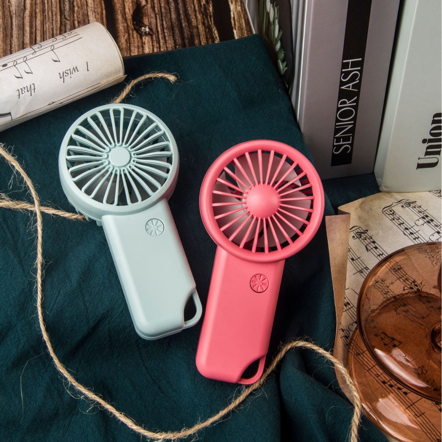 Handheld fan carabiner small fan keychain fan student small fan mini fan pretty girl small fan
