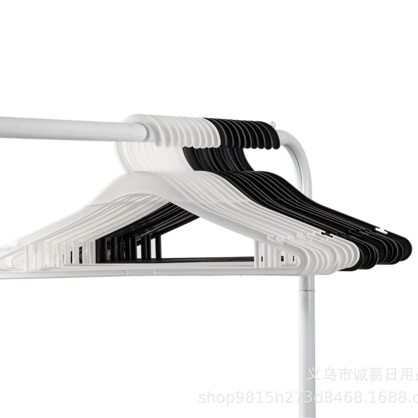 Thick foreign trade clothing factory adult hangers hotel plastic hanger dry cleaning shop disposable hanger wholesale