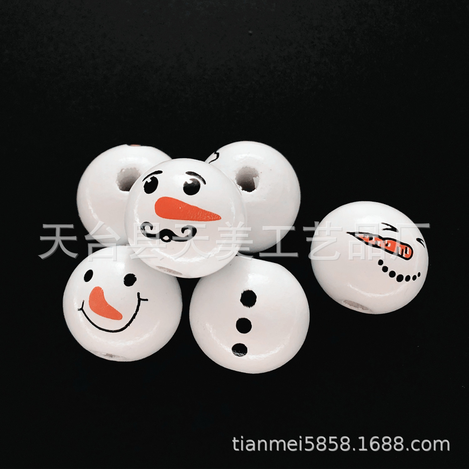 Amazon Hot Selling Handmade DIY Christmas White Snowman Smiley Doll Head Wooden Beads Holiday Educational Beads