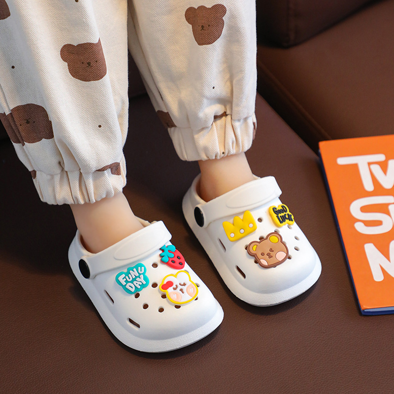 Children's Slippers Summer Boys and Girls Cartoon Cute Non-Slip Baotou Hole Shoes Infants Large, Medium and Small Children's Sandals and Slippers