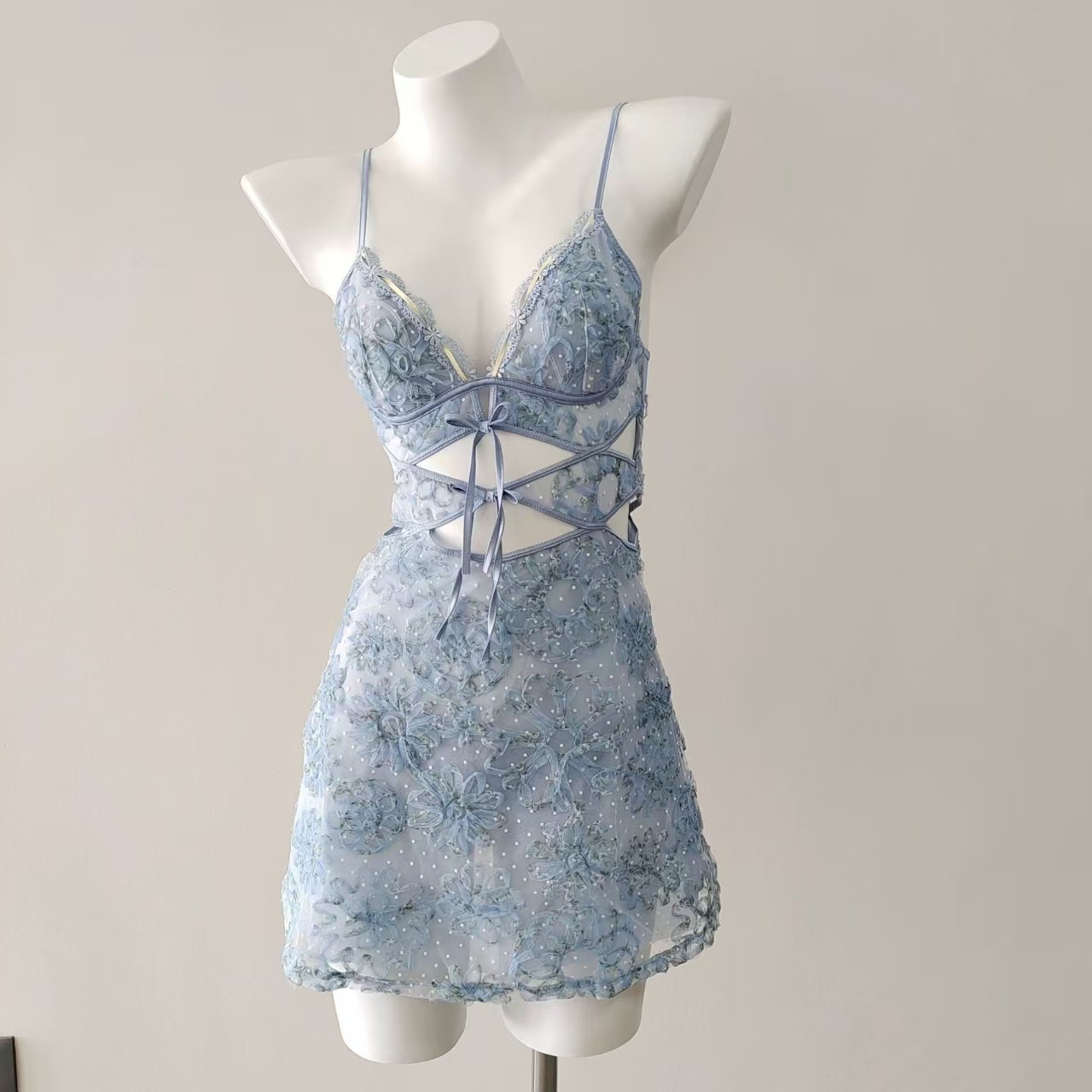 French Sexy Suspender Pajamas for Women New Embossed Flower Blue Cut Out Lace Mesh Short Nightgown Pure Lust High-End Sense