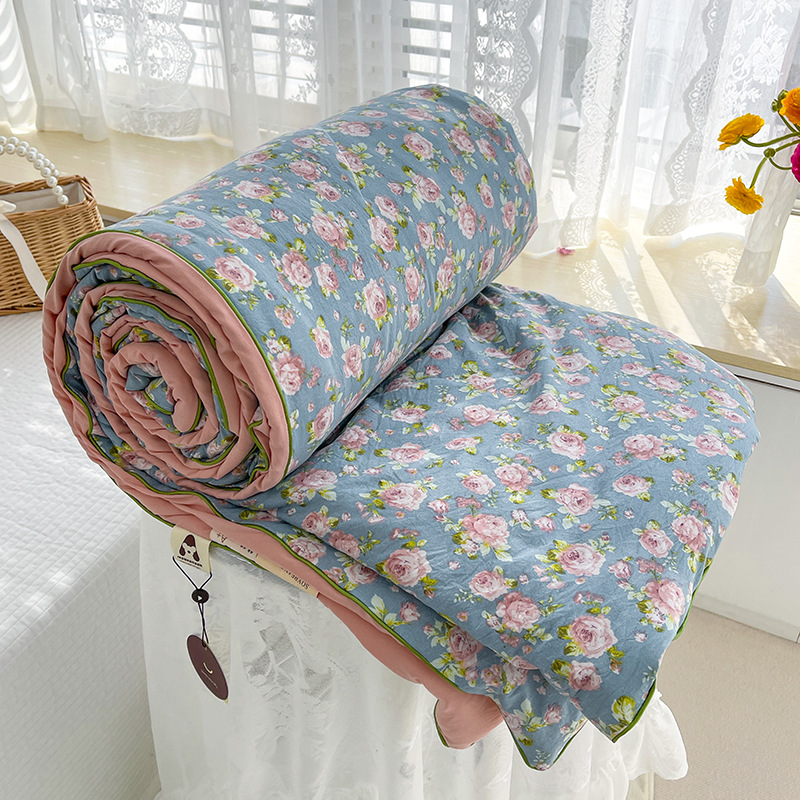Class A water-washed cotton double-layer cartoon wrinkled yarn summer cool quilt single and double-person machine-washable water-washing air-conditioning gift quilt wholesale