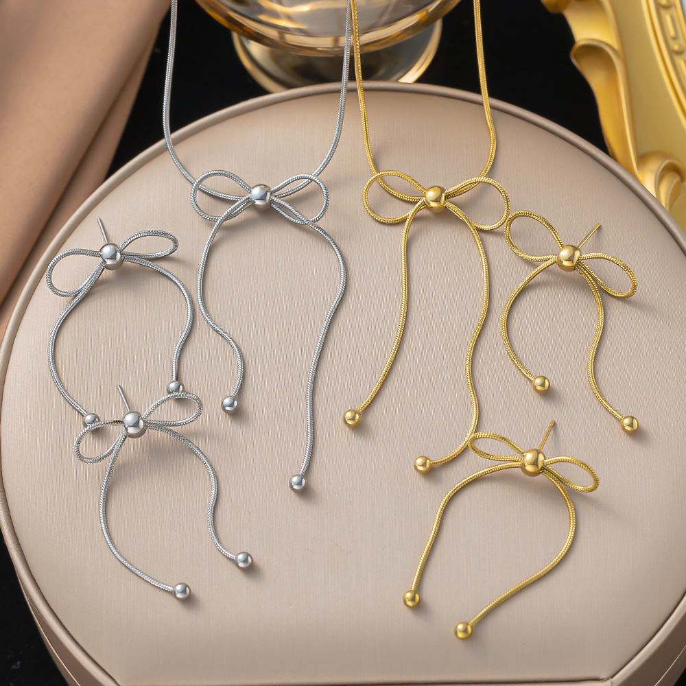 Cross-border wholesale necklace earrings jewelry suit 2023 new high titanium steel earrings women's jewelry suit wholesale