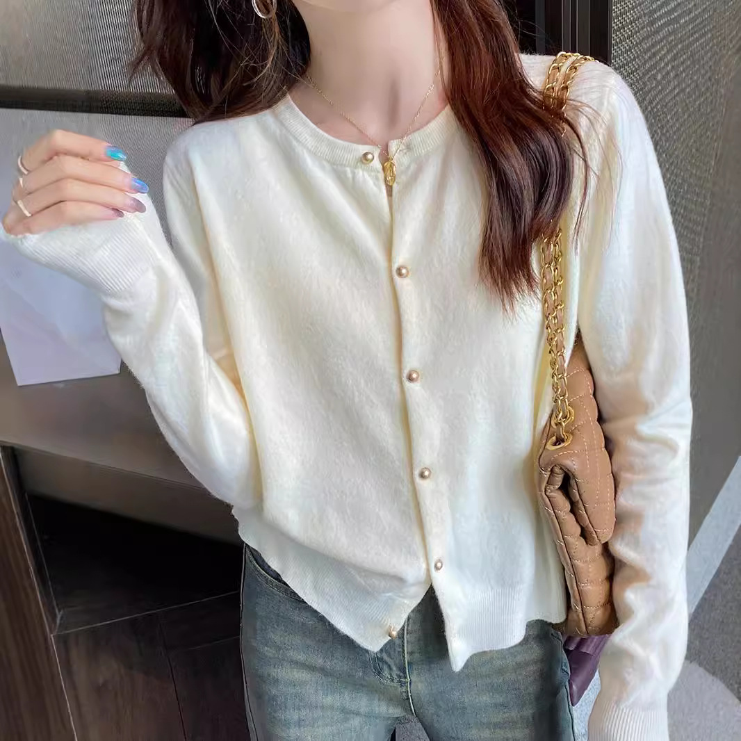 New Gray Knitted Cardigan for Women in Autum, Design Sweater Jacket, Early Autum Thin Long-Sleeved Top for Women