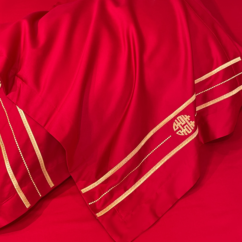 Simple Chinese Wedding Four-piece Set Big Red Dragon and Phoenix Embroidery Wedding Bed Sheet Quilt Cover Wedding Bedding