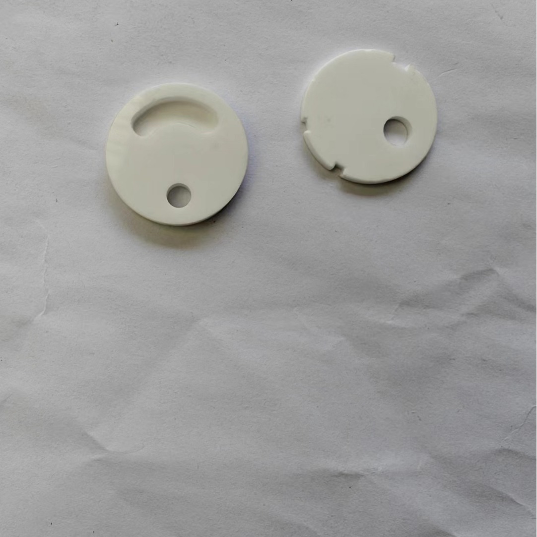 Single and Double Water Ceramic Sheets Are Produced and Customized Alumina Hot-Pressed Ceramic Sheets