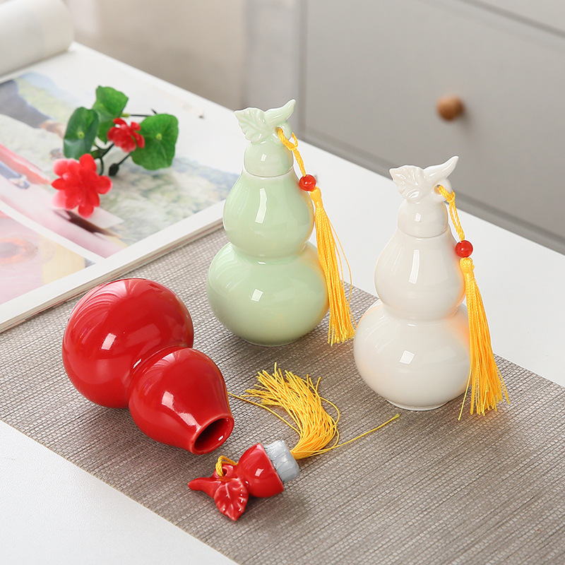 Creative Chinese medicine pill gourd sealed jar portable mini powder small medicine jar heart-saving pill ceramic gourd packaging bottle