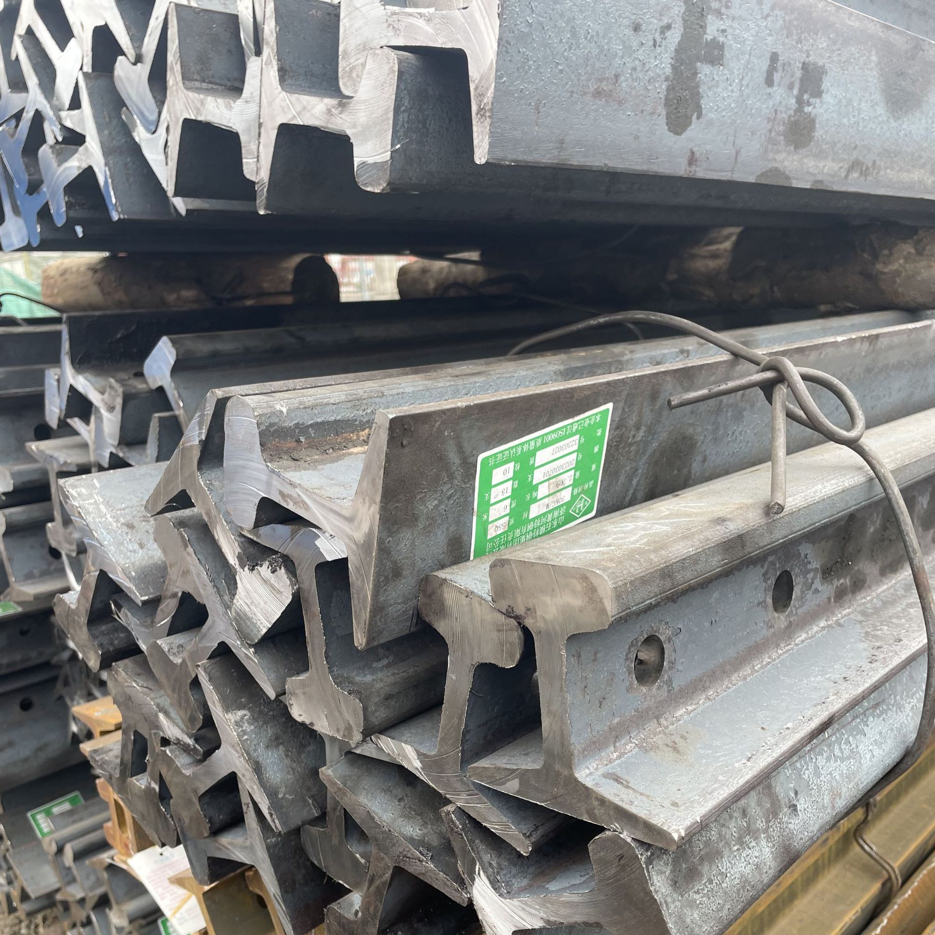 National Standard Rail Rail 18kg22kg Light Rail 38kg Heavy Rail QU100QU120 Crane Rail Outer Standard Rail