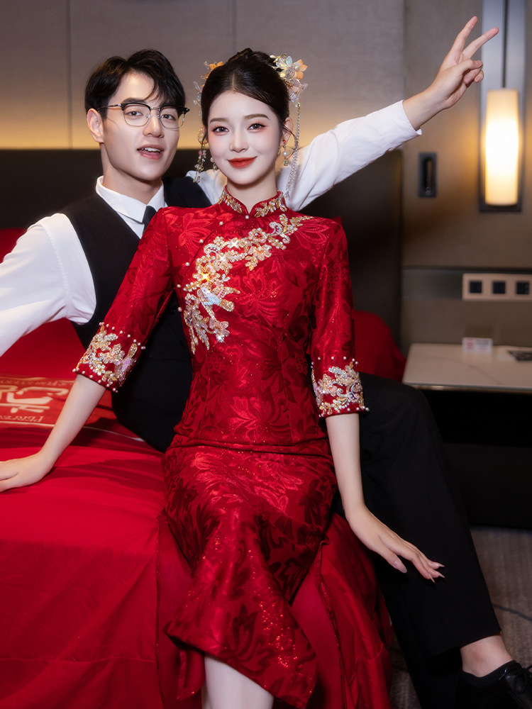 Red cheongsam toast dress wedding day bride casual dress back door engagement Chinese dress dress long sleeve autumn and winter heavy industry