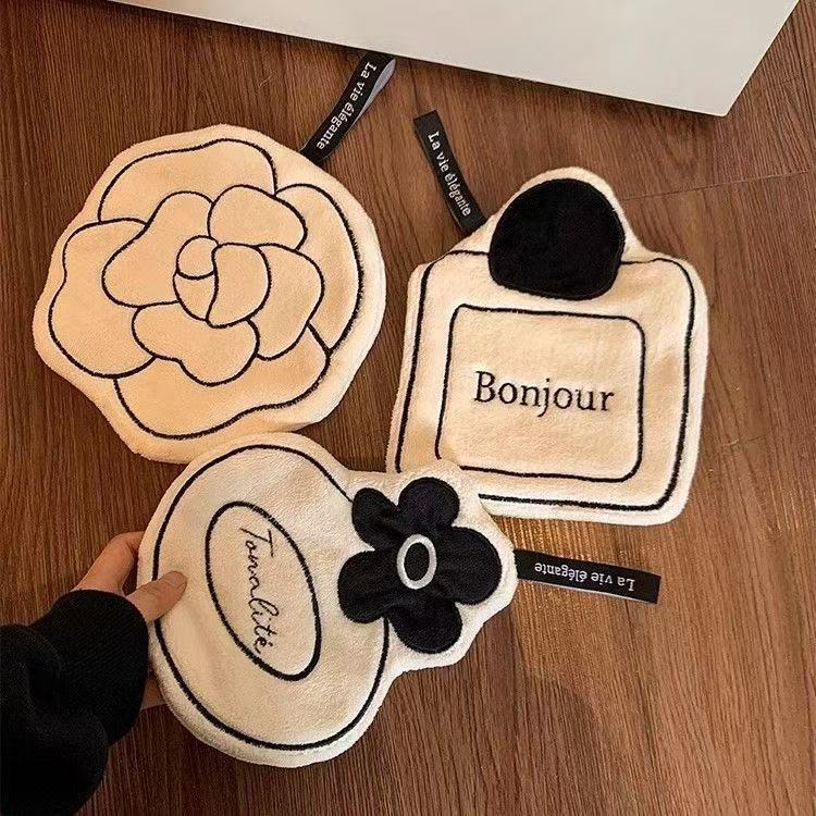 Camellia Coral Velvet Hanging High-Value Hand Towel Non-Shedding Super Soft Absorbent Towel