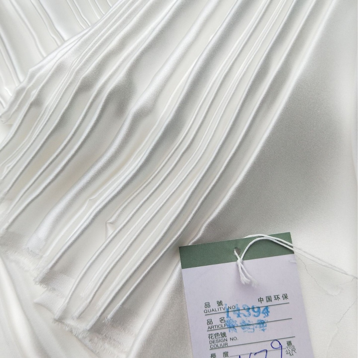 Оптовая шелковая креп-сатиновая ткань 16 мм 140 см ширина настоящего шелка из шелковицы глянцевая ткань для одежды