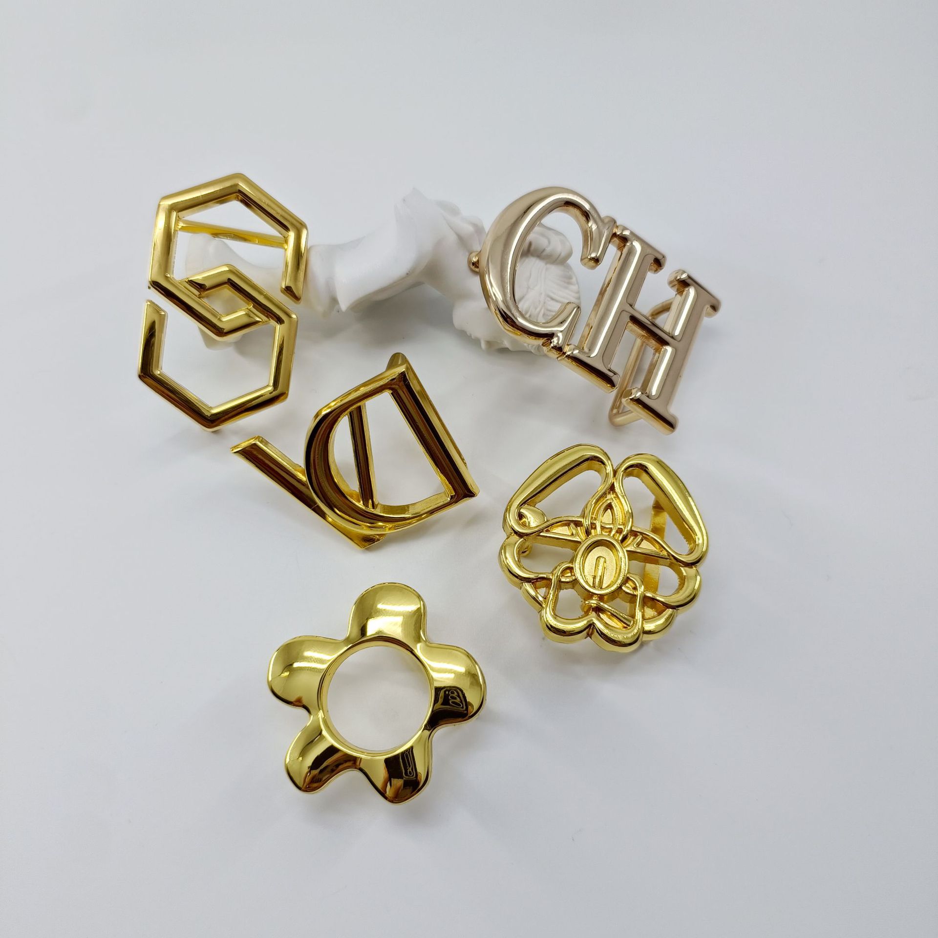 Dh Inner Diameter 2.5 Fashionable and Casual Women's Belt Buckle Belt Hardware Letter Buckle Cross-Border E-Commerce Purchase