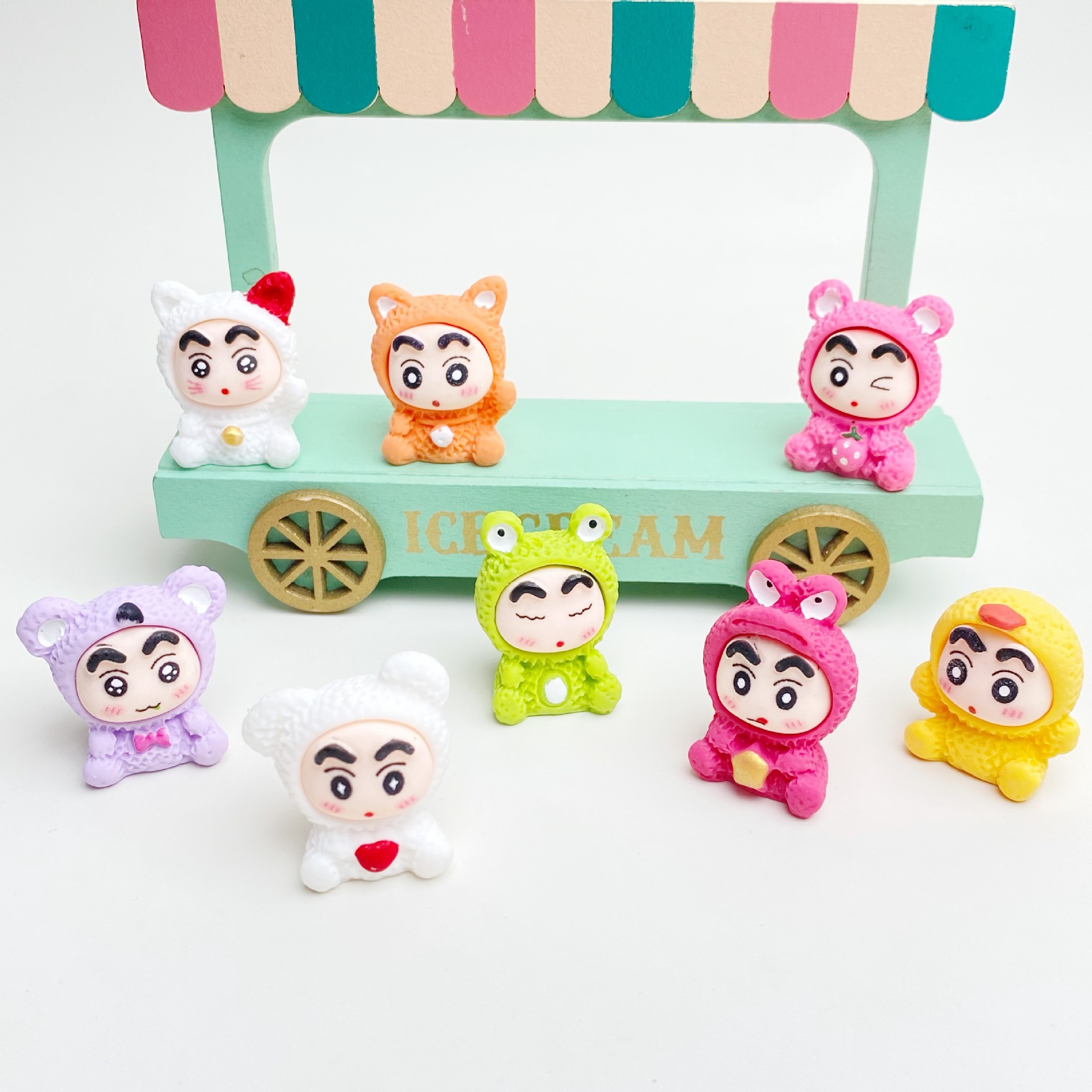 Medium-Sized Solid Color Animal Shin-Chan Resin Cute Cartoon Figurine Creative Small Doll Live Blind Bag